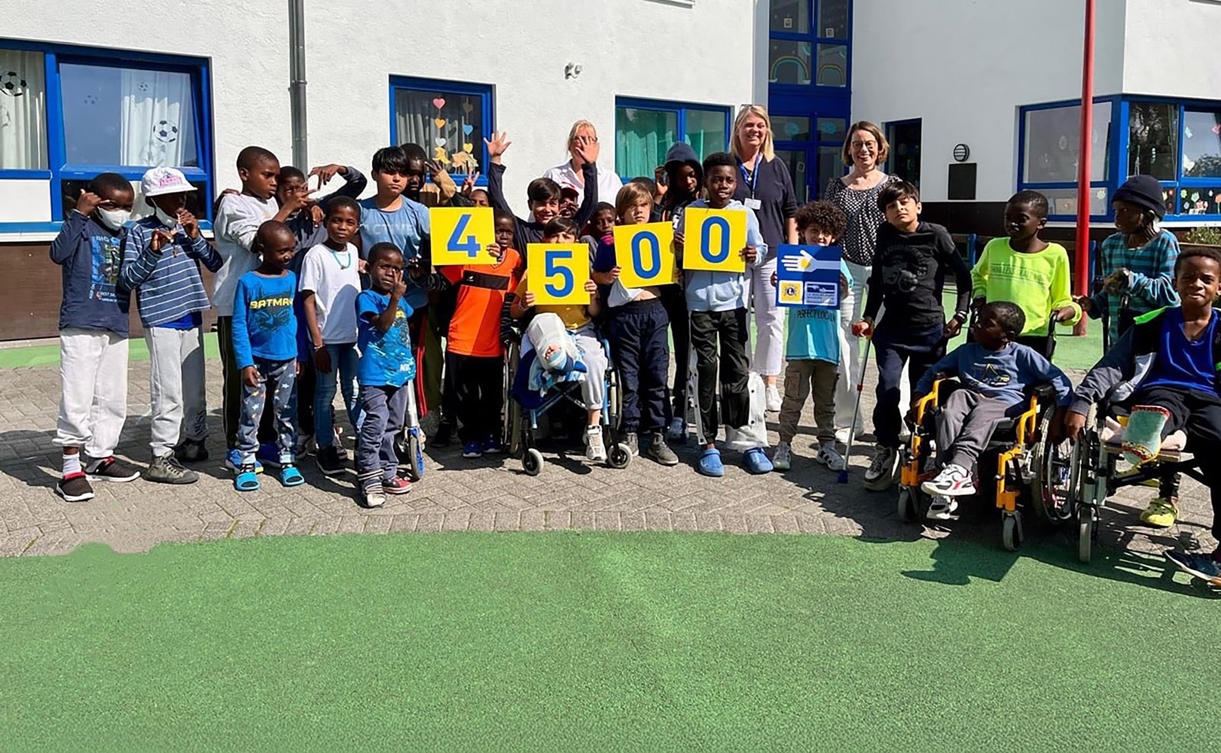 4.500€ Spende für Friedensdorf International e.V. 