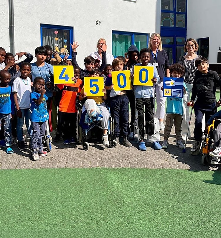 4.500€ Spende für Friedensdorf International e.V. 