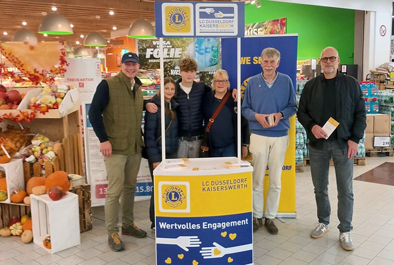 50 Kisten für die Düsseldorfer Tafel gesammelt
